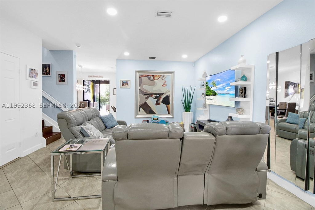 Real estate property located at 3323 90th Ter, Miami-dade, Bellagio, Hialeah, FL