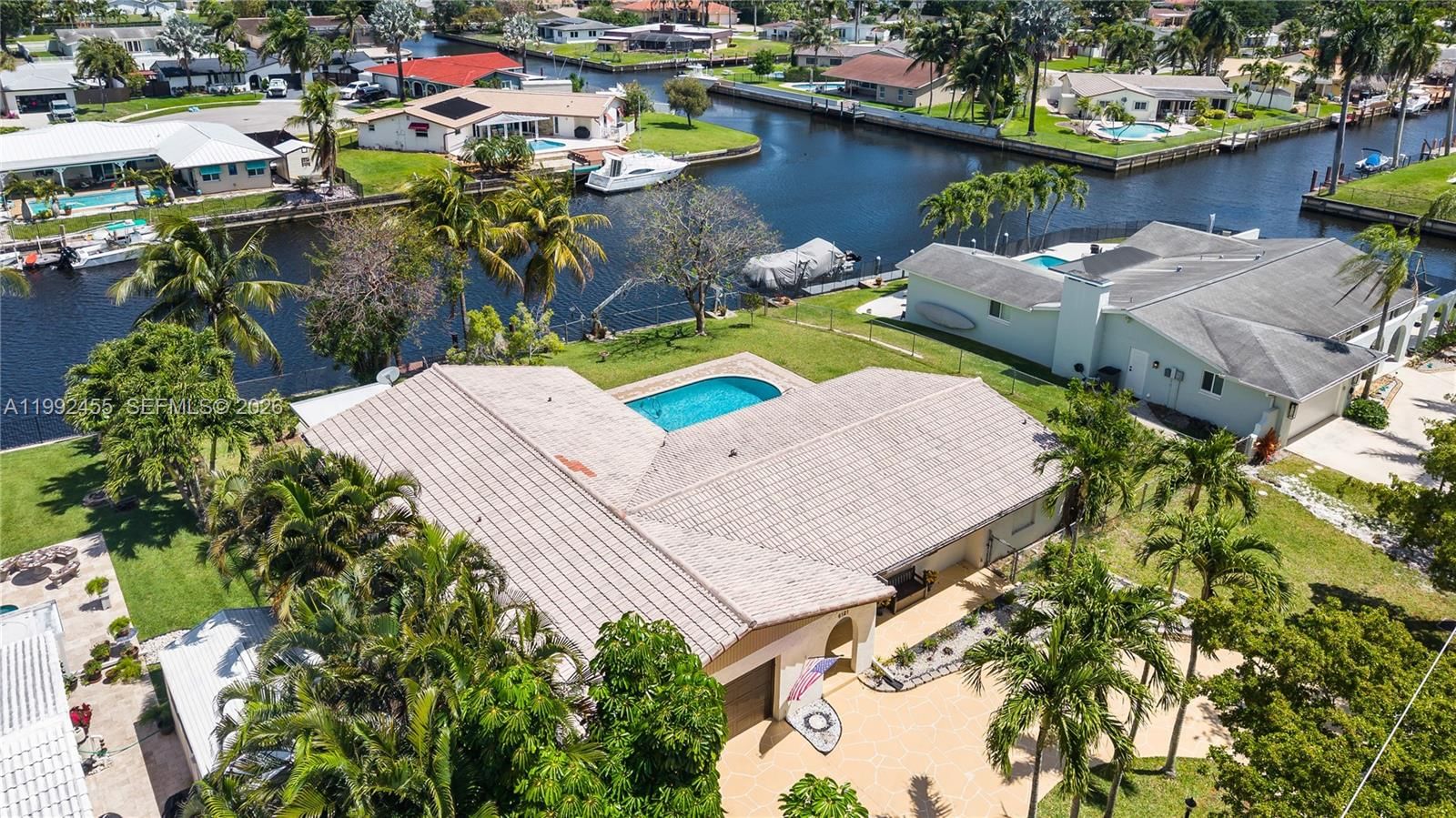 Real estate property located at 6121 16th St, Broward, Waterway Estates Sec Four, Plantation, FL