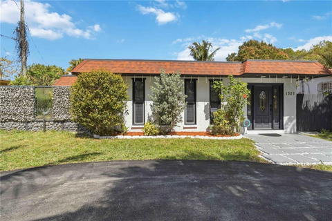 Real estate property located at 1321 148th St, Miami-dade, Arch Creeks Estates, Miami, FL