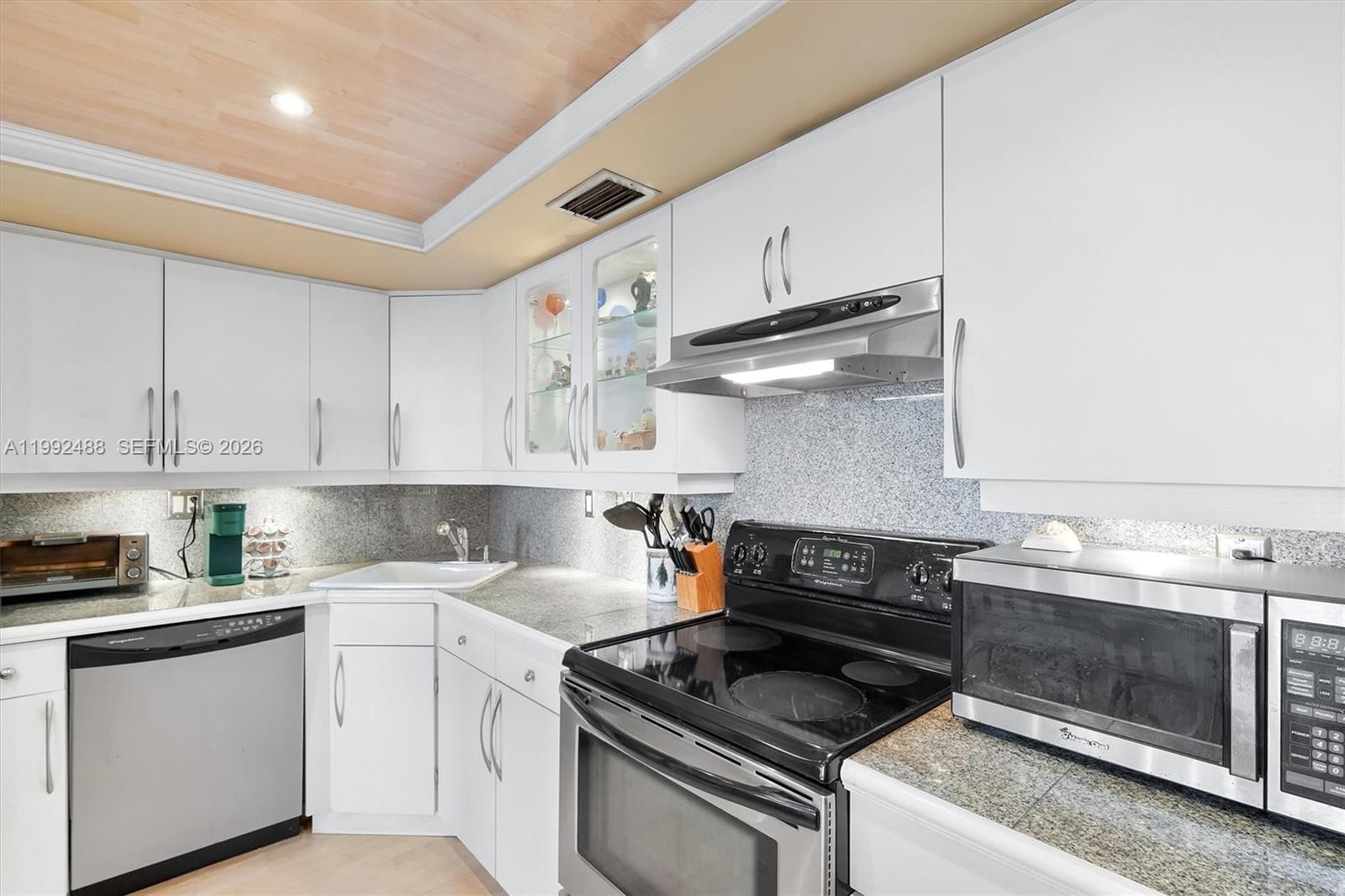 Real estate property located at 2100 Sans Souci Blvd B111, Miami-dade, Bayview Towers Condo Sout, North Miami, FL