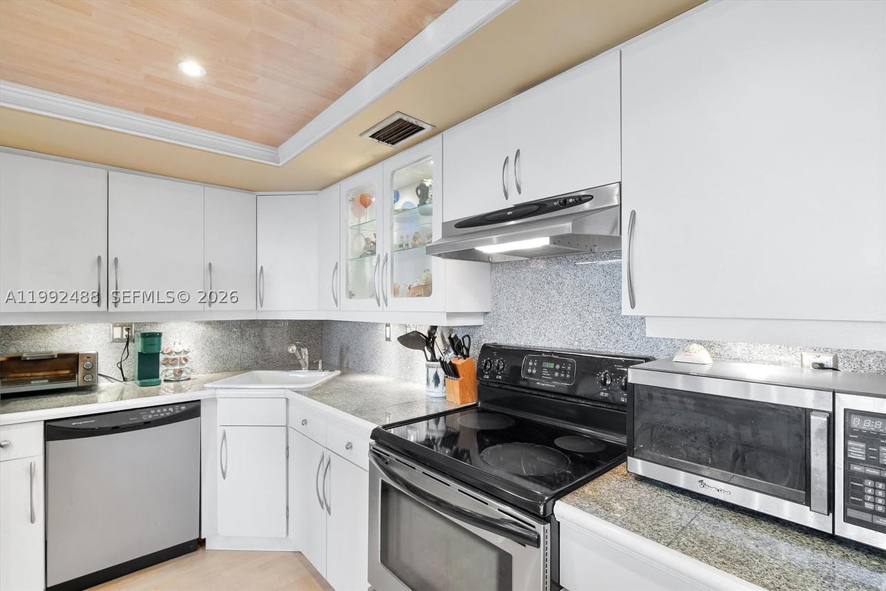 Real estate property located at 2100 Sans Souci Blvd B111, Miami-dade, Bayview Towers Condo Sout, North Miami, FL