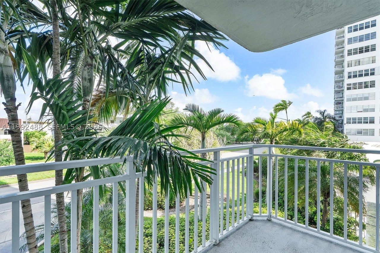 Real estate property located at 2100 Sans Souci Blvd B111, Miami-dade, Bayview Towers Condo Sout, North Miami, FL