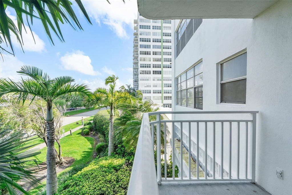 Real estate property located at 2100 Sans Souci Blvd B111, Miami-dade, Bayview Towers Condo Sout, North Miami, FL