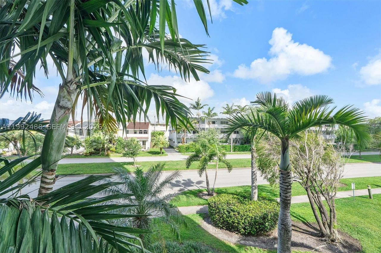 Real estate property located at 2100 Sans Souci Blvd B111, Miami-dade, Bayview Towers Condo Sout, North Miami, FL