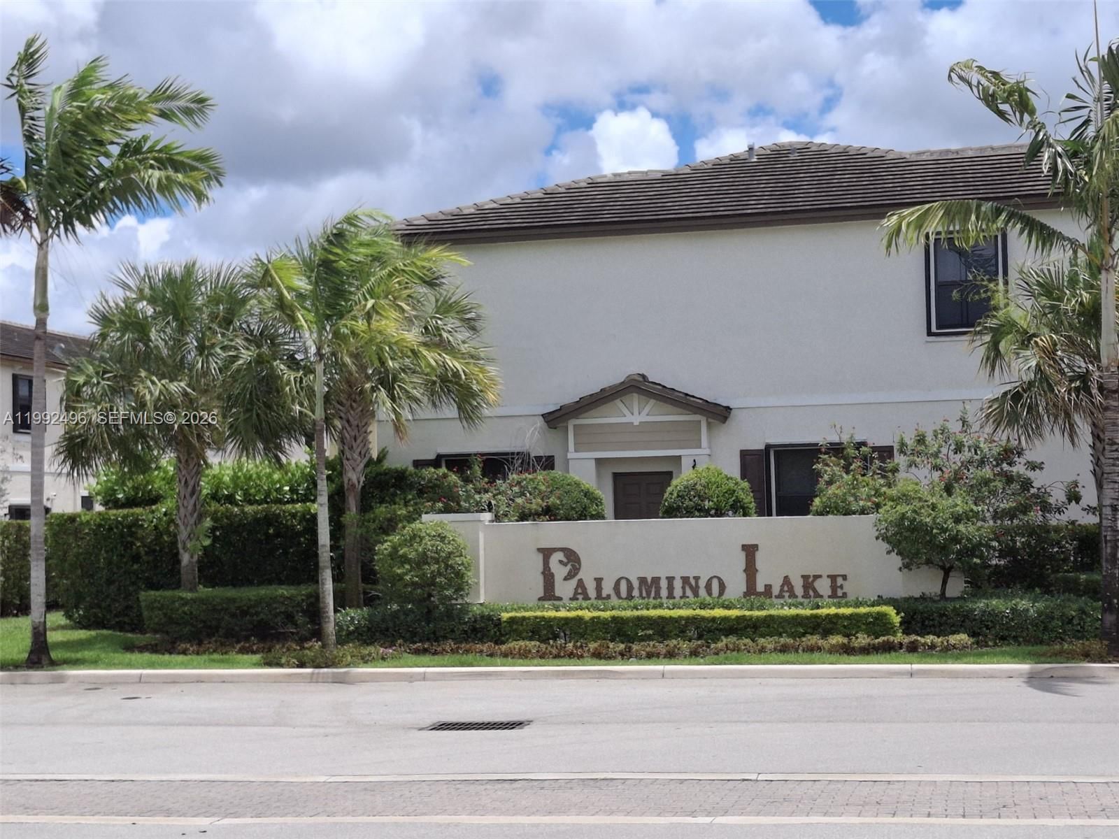 Real estate property located at 5990 Mustang Mnr, Broward, Trotters Chase, Davie, FL