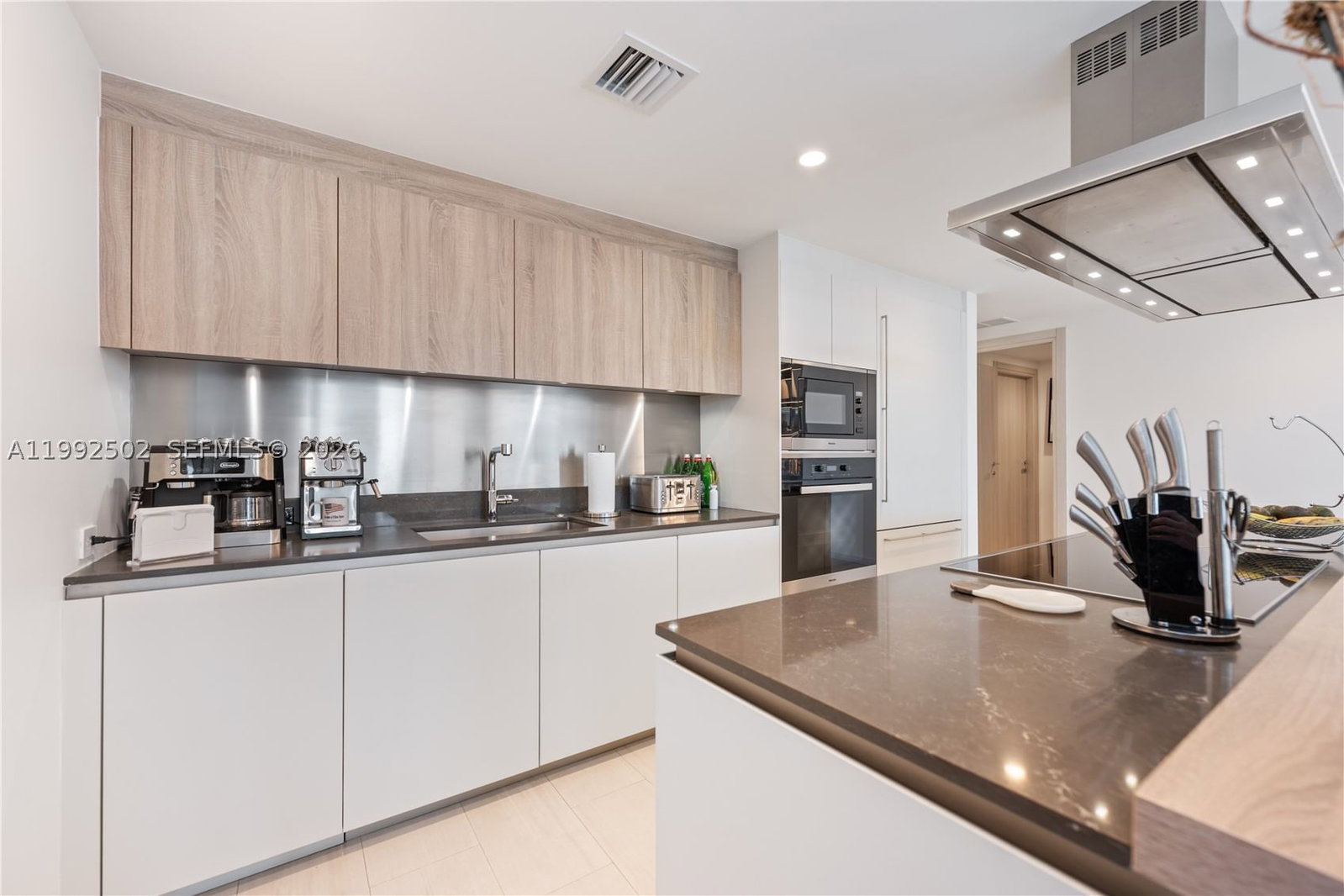 Real estate property located at 1000 Brickell Plz #3702, Miami-dade, Brickell Flatiron Condo, Miami, FL