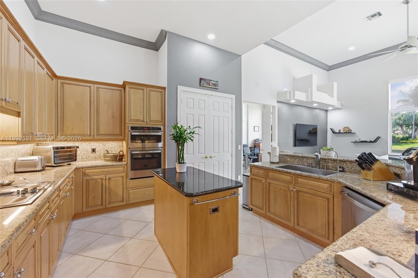 Real estate property located at 2488 Provence Cir, Broward, Provence Weston Hills, Weston, FL