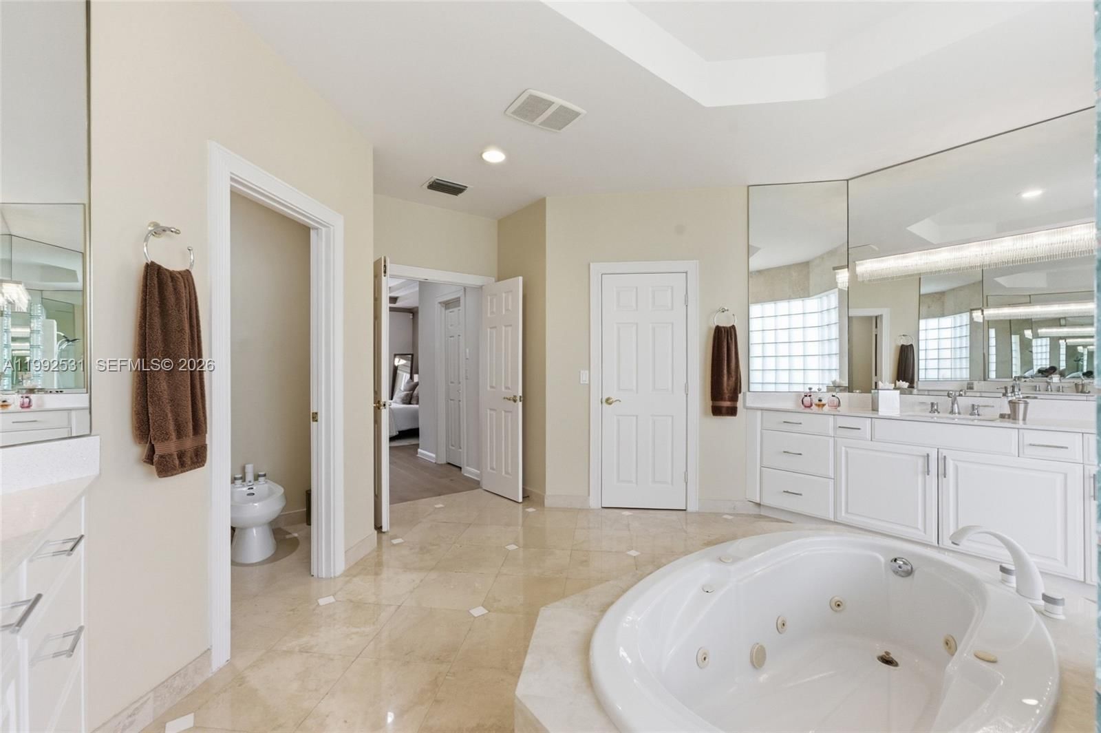 Real estate property located at 2488 Provence Cir, Broward, Provence Weston Hills, Weston, FL