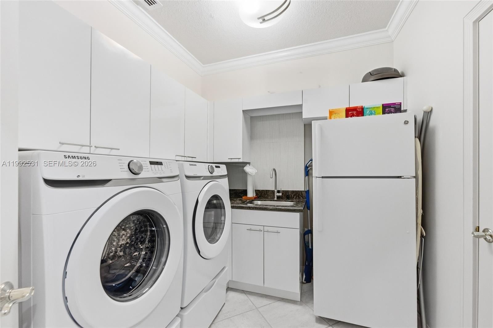 Real estate property located at 2488 Provence Cir, Broward, Provence Weston Hills, Weston, FL