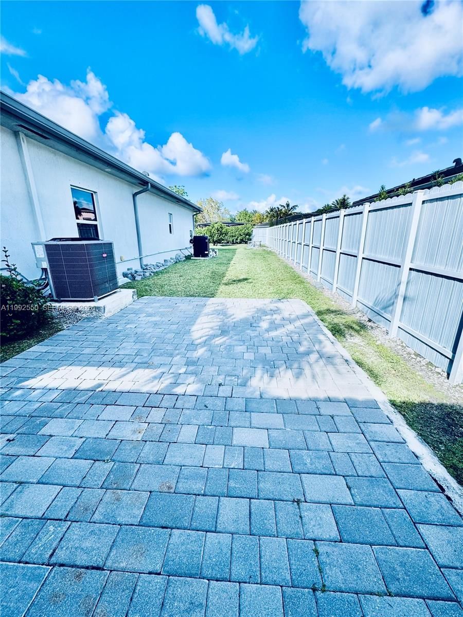 Real estate property located at 19303 132nd Path, Miami-dade, Caple Farms South, Miami, FL