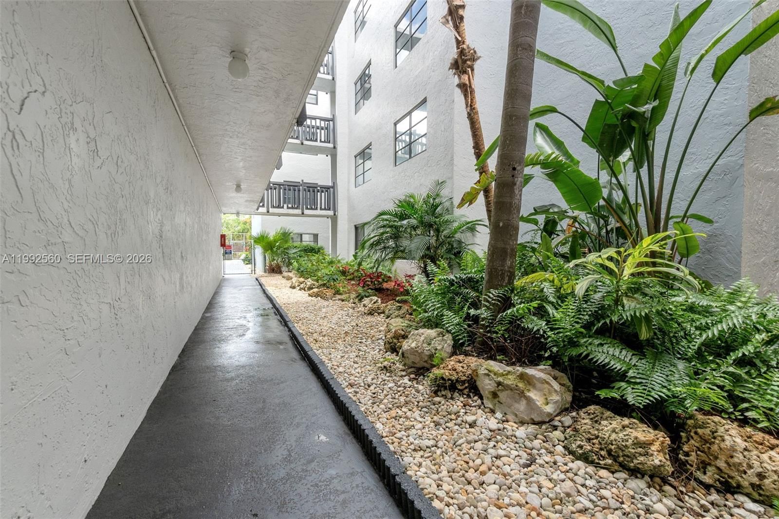 Real estate property located at 1021 Mockingbird Ln #302, Broward, Manaranda Village Condo, Plantation, FL