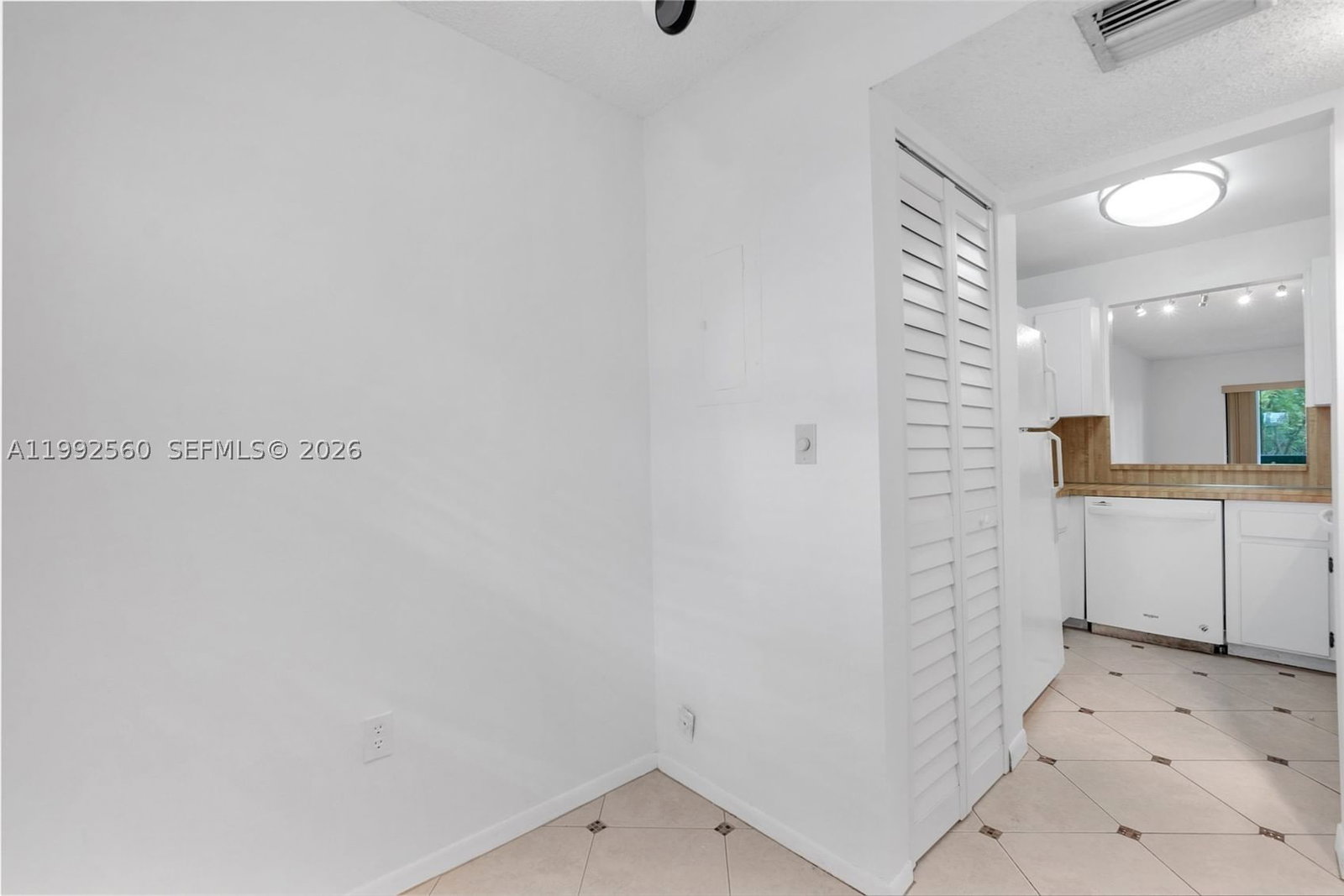 Real estate property located at 1021 Mockingbird Ln #302, Broward, Manaranda Village Condo, Plantation, FL