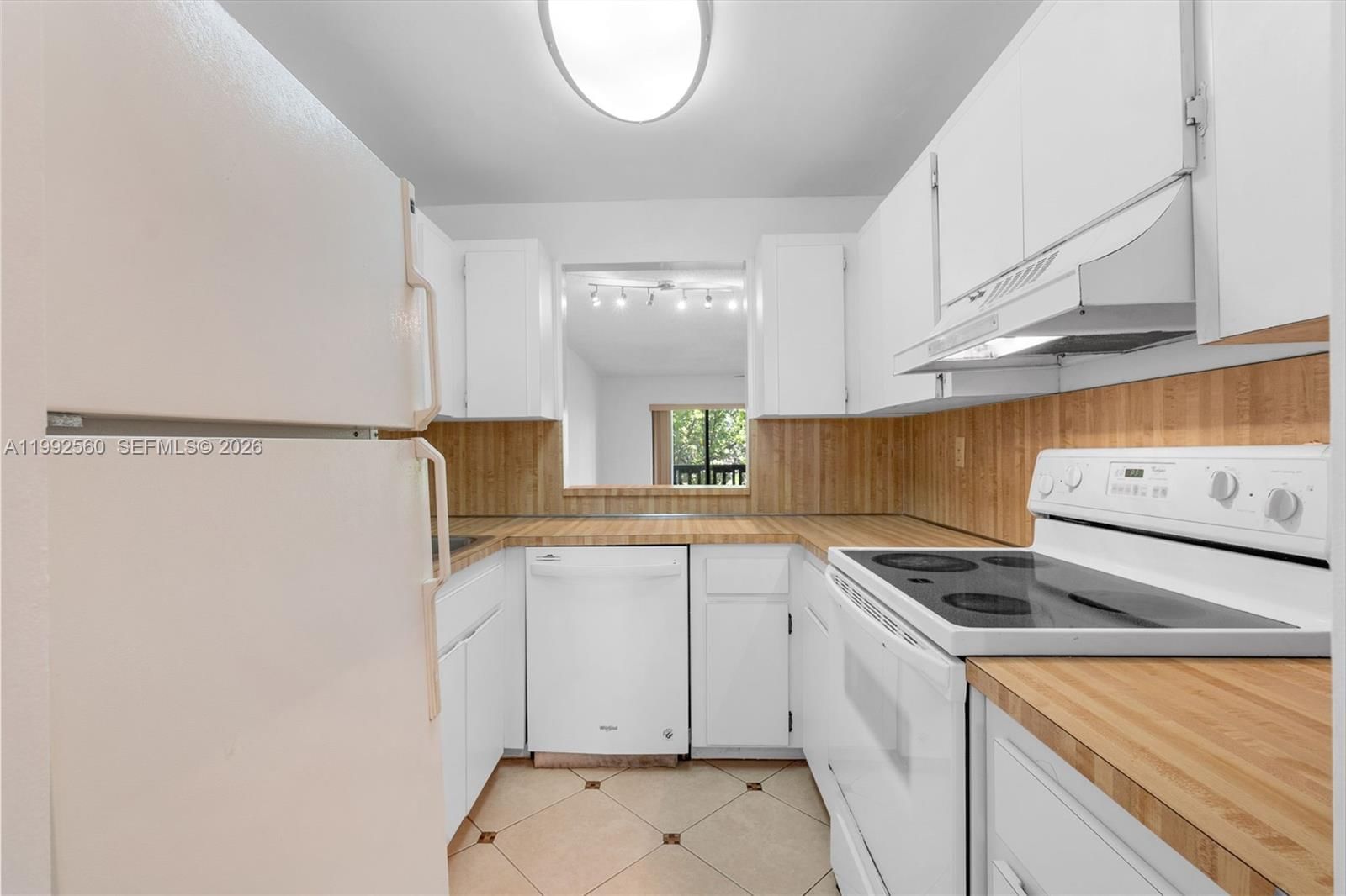 Real estate property located at 1021 Mockingbird Ln #302, Broward, Manaranda Village Condo, Plantation, FL