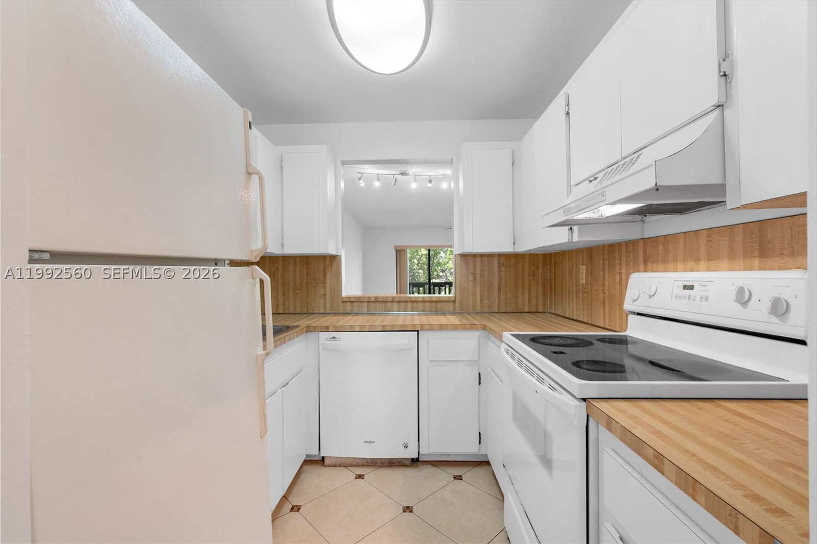 Real estate property located at 1021 Mockingbird Ln #302, Broward, Manaranda Village Condo, Plantation, FL