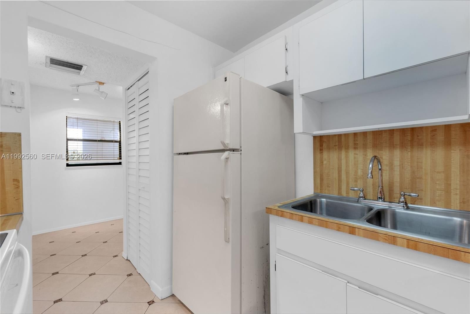 Real estate property located at 1021 Mockingbird Ln #302, Broward, Manaranda Village Condo, Plantation, FL