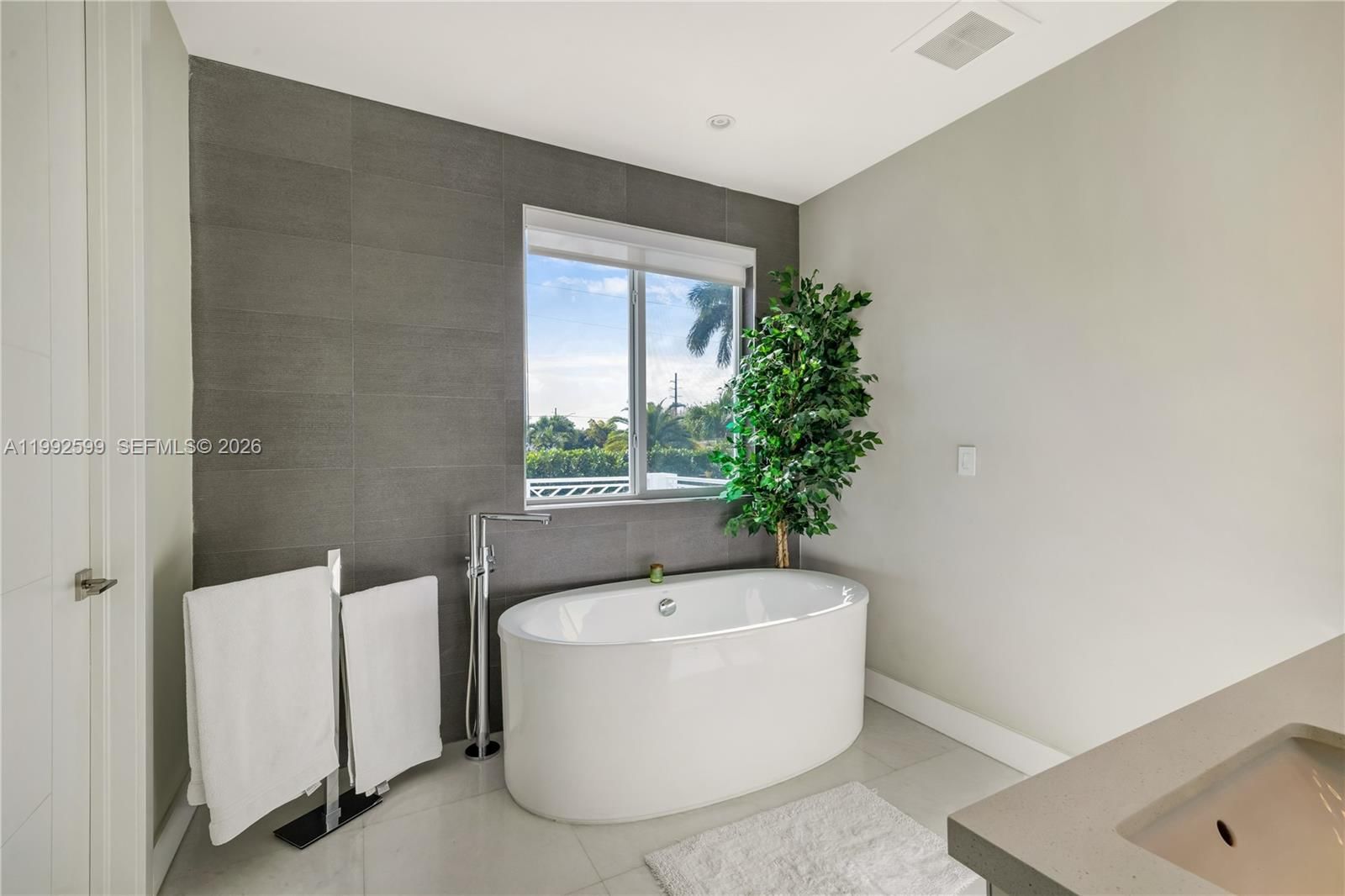 Real estate property located at 5602 65th Ct, Miami-dade, Somi Estates, South Miami, FL