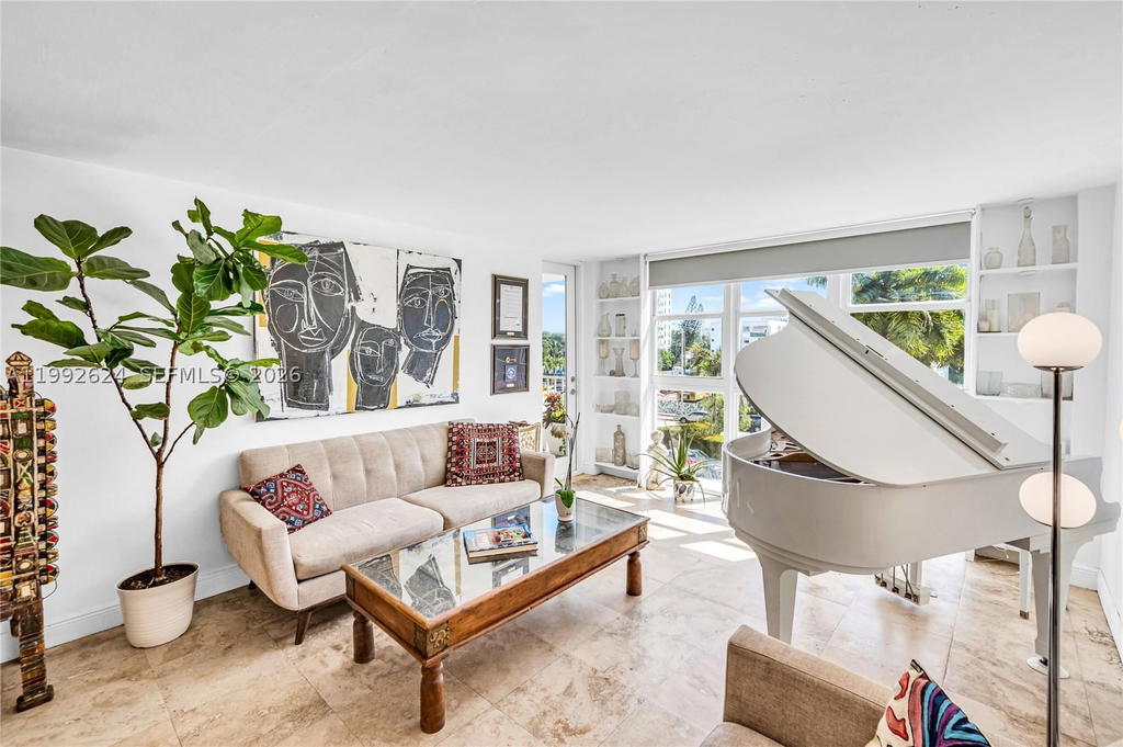 Real estate property located at 1228 West Ave #209, Miami-dade, Bayview Terr Condo, Miami Beach, FL