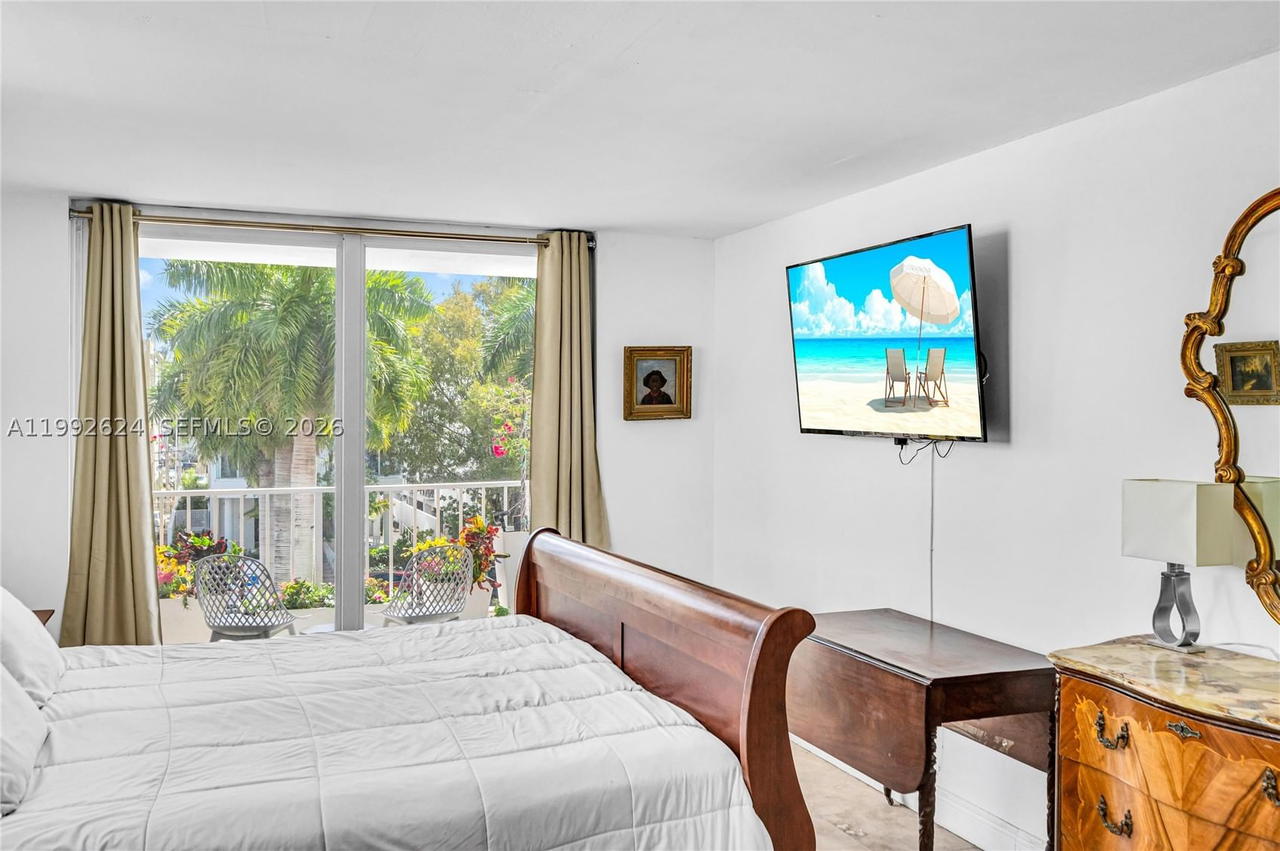Real estate property located at 1228 West Ave #209, Miami-dade, Bayview Terr Condo, Miami Beach, FL