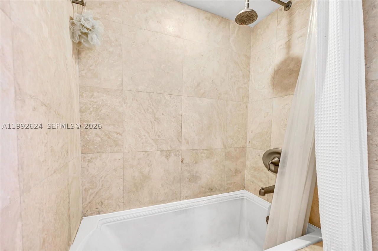 Real estate property located at 1228 West Ave #209, Miami-dade, Bayview Terr Condo, Miami Beach, FL