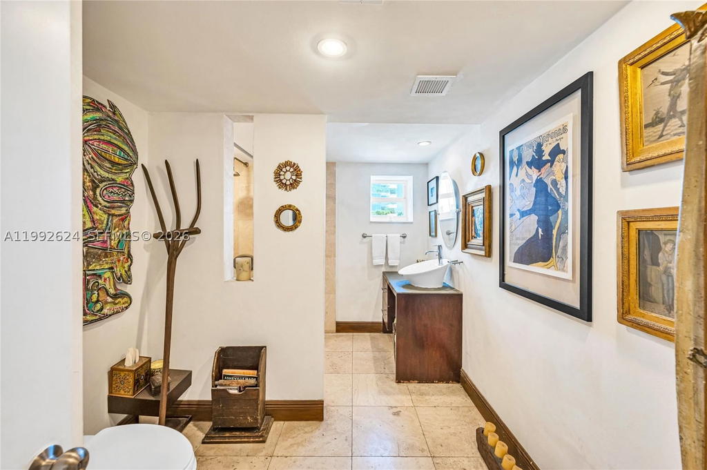 Real estate property located at 1228 West Ave #209, Miami-dade, Bayview Terr Condo, Miami Beach, FL