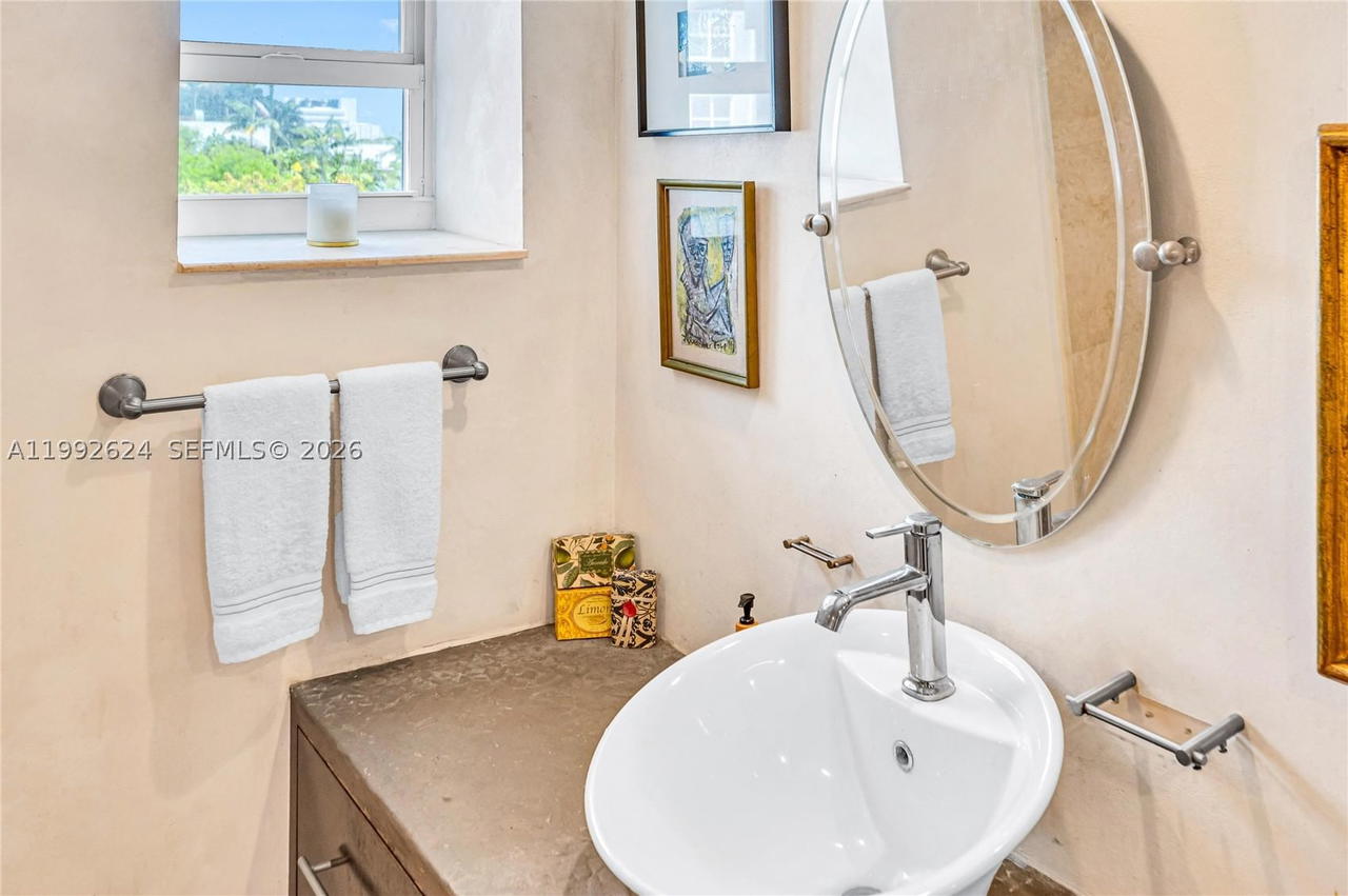 Real estate property located at 1228 West Ave #209, Miami-dade, Bayview Terr Condo, Miami Beach, FL