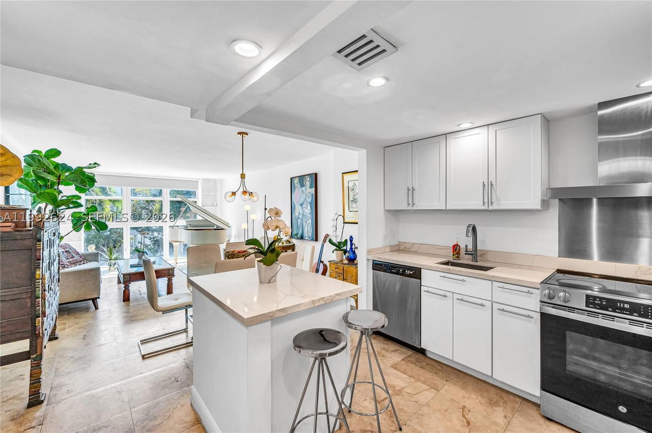 Real estate property located at 1228 West Ave #209, Miami-dade, Bayview Terr Condo, Miami Beach, FL