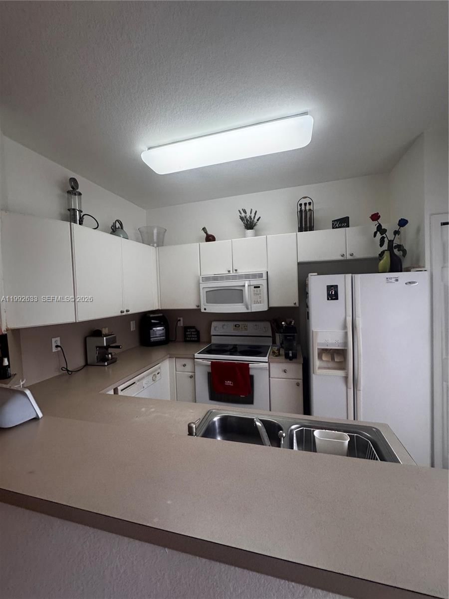 Real estate property located at 10723 85th Ter #2-38, Miami-dade, Leeward At Islands At Dor, Doral, FL
