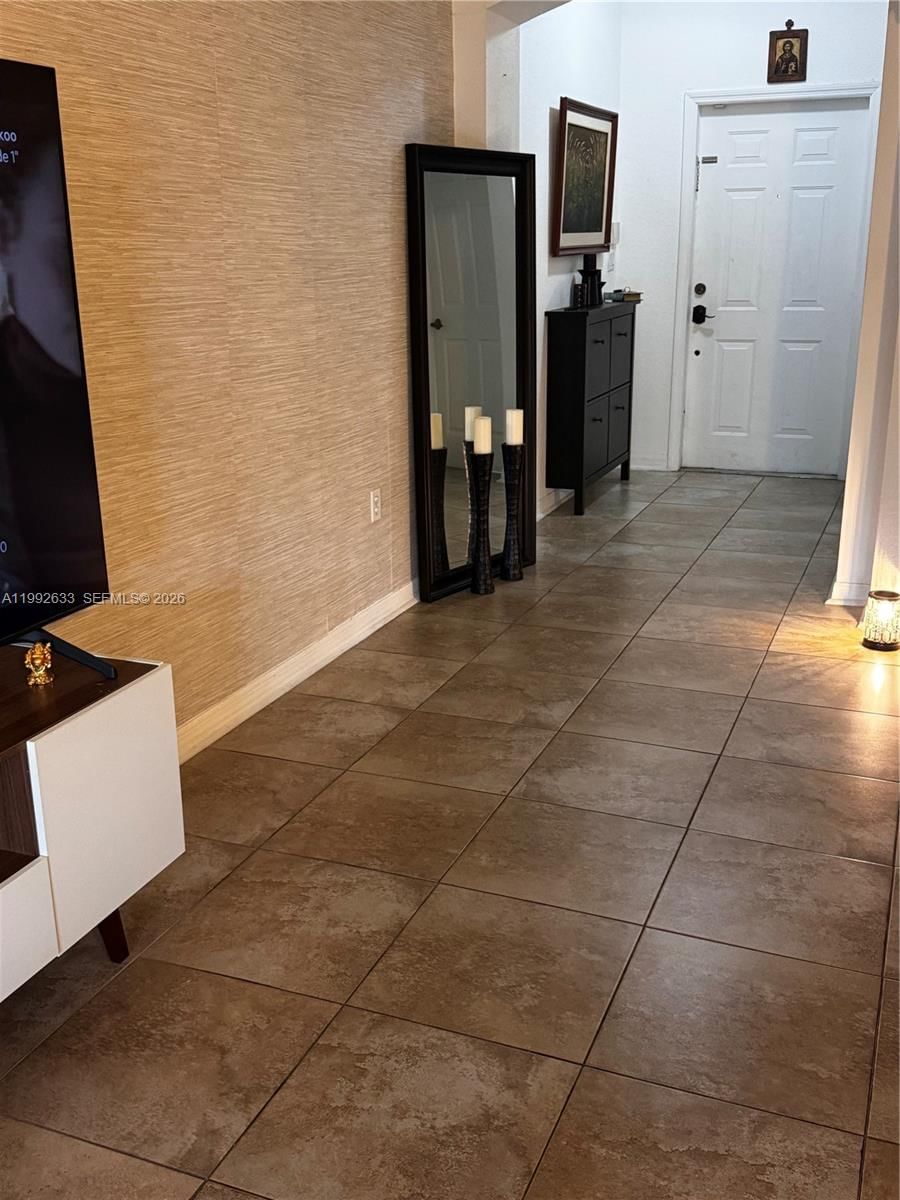 Real estate property located at 10723 85th Ter #2-38, Miami-dade, Leeward At Islands At Dor, Doral, FL