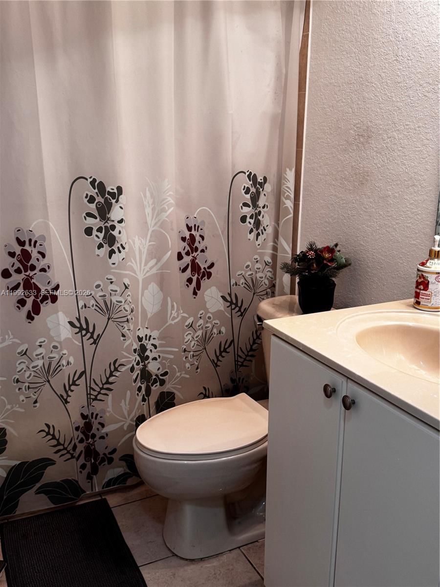 Real estate property located at 10723 85th Ter #2-38, Miami-dade, Leeward At Islands At Dor, Doral, FL