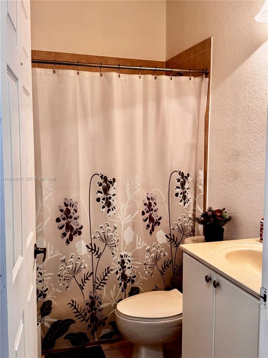 Real estate property located at 10723 85th Ter #2-38, Miami-dade, Leeward At Islands At Dor, Doral, FL