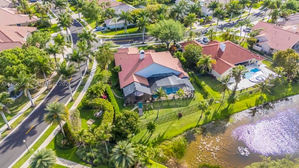 Real estate property located at 343 Coconut Cir, Broward, Sector 6, Weston, FL