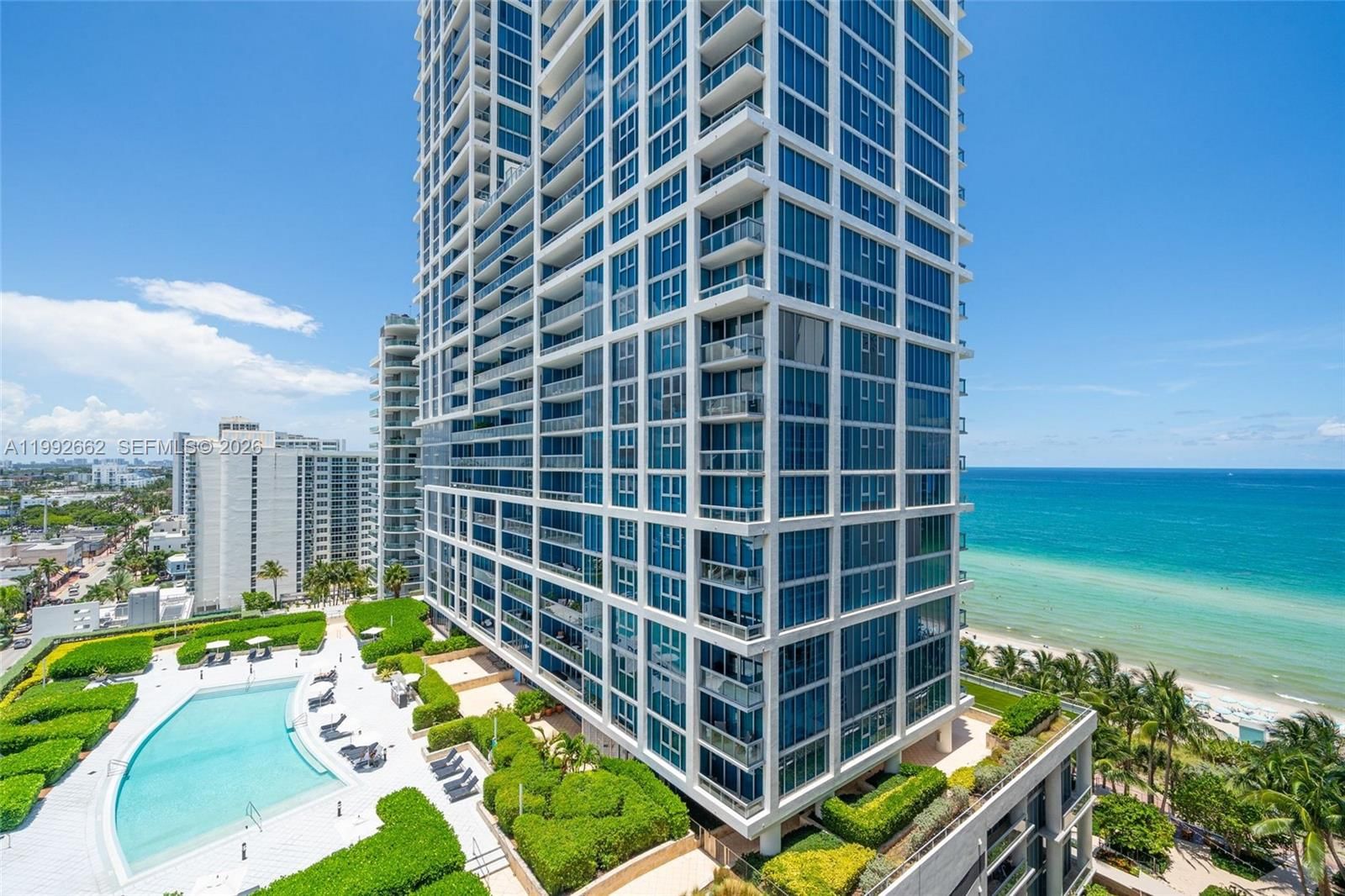 Real estate property located at 6801 Collins Ave #1414, Miami-dade, Central Carillon Beach Co, Miami Beach, FL