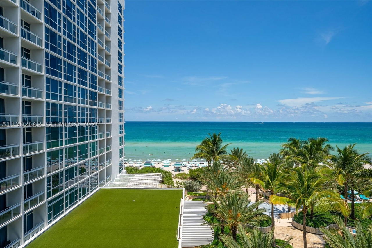 Real estate property located at 6801 Collins Ave #1414, Miami-dade, Central Carillon Beach Co, Miami Beach, FL