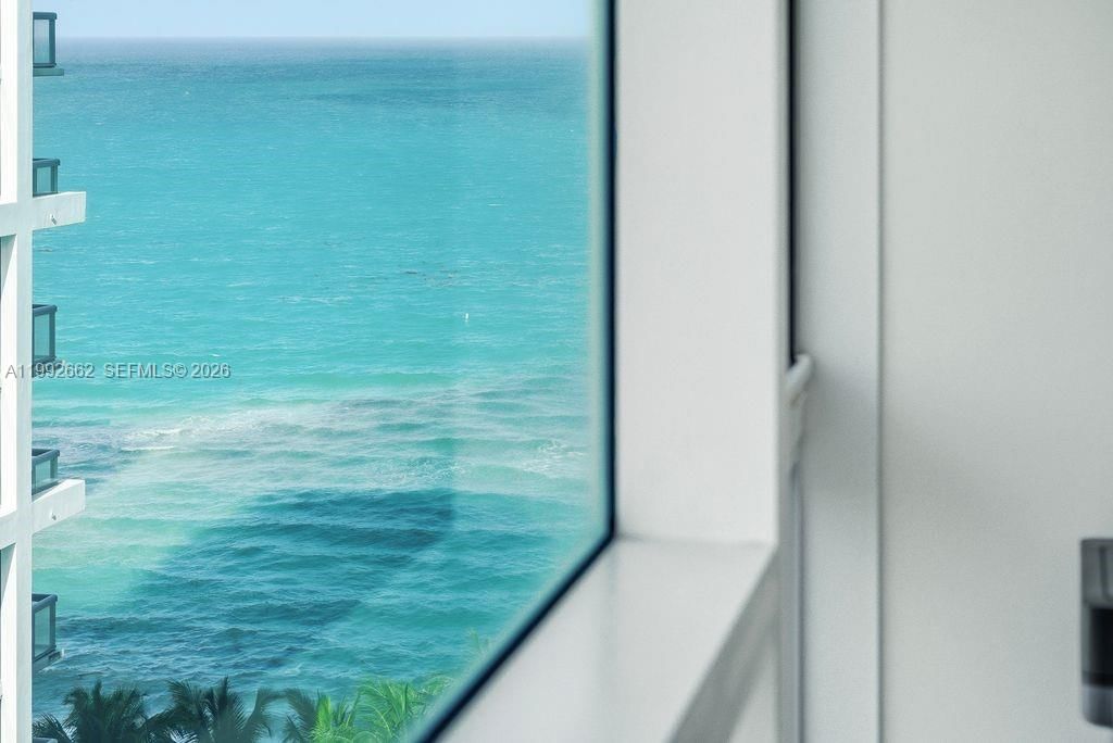 Real estate property located at 6801 Collins Ave #1414, Miami-dade, Central Carillon Beach Co, Miami Beach, FL