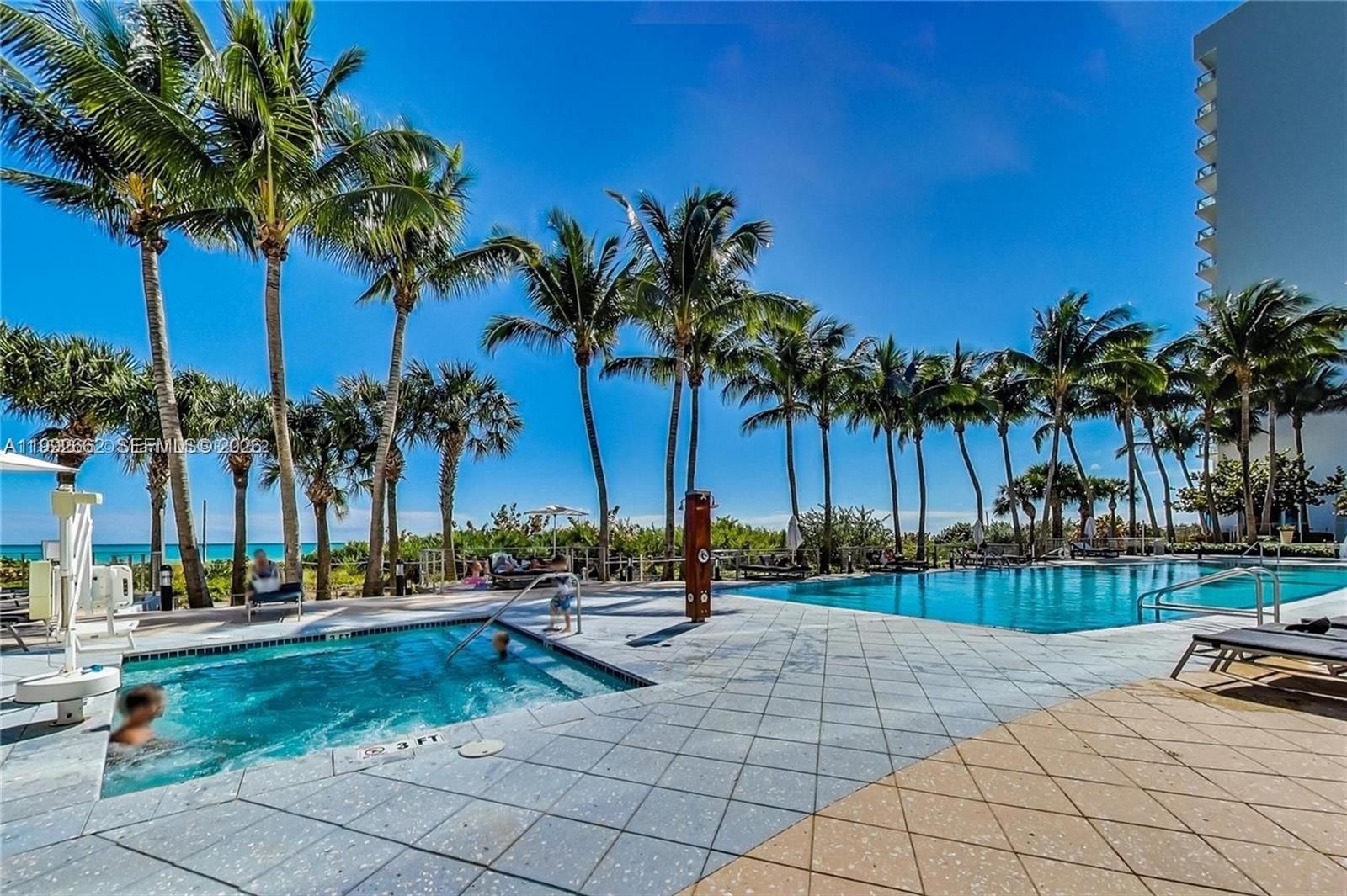 Real estate property located at 6801 Collins Ave #1414, Miami-dade, Central Carillon Beach Co, Miami Beach, FL