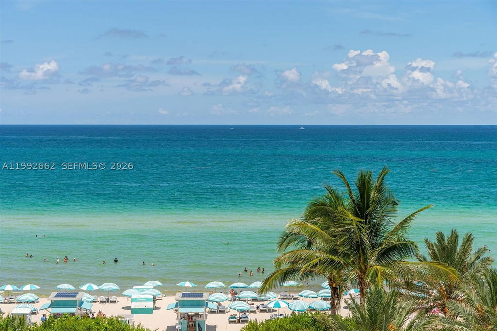 Real estate property located at 6801 Collins Ave #1414, Miami-dade, Central Carillon Beach Co, Miami Beach, FL