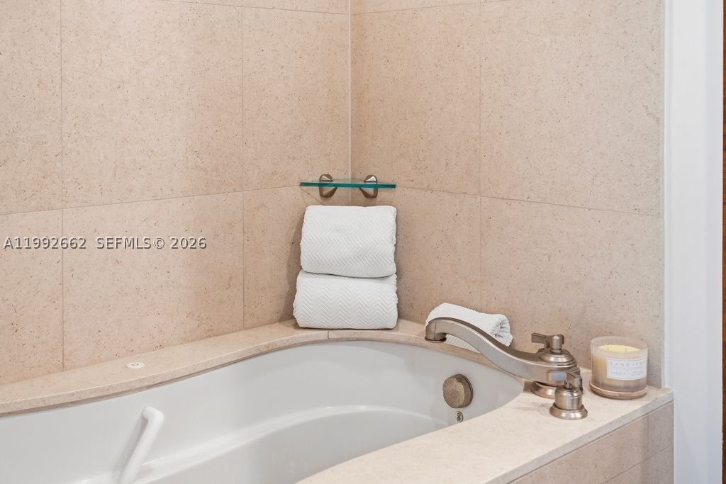 Real estate property located at 6801 Collins Ave #1414, Miami-dade, Central Carillon Beach Co, Miami Beach, FL