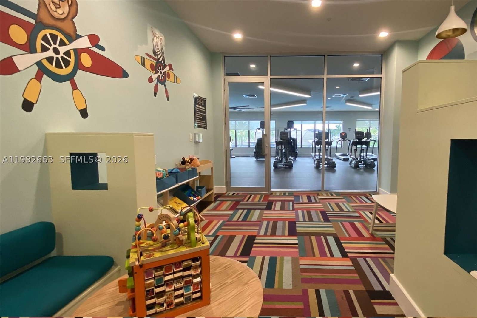 Real estate property located at 8002 43rd St, Miami-dade, Canarias East, Doral, FL