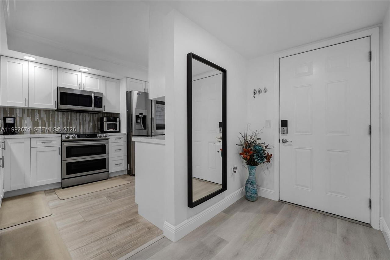 Real estate property located at 850 138th Ave #111D, Broward, Plymouth At Century Villa, Pembroke Pines, FL