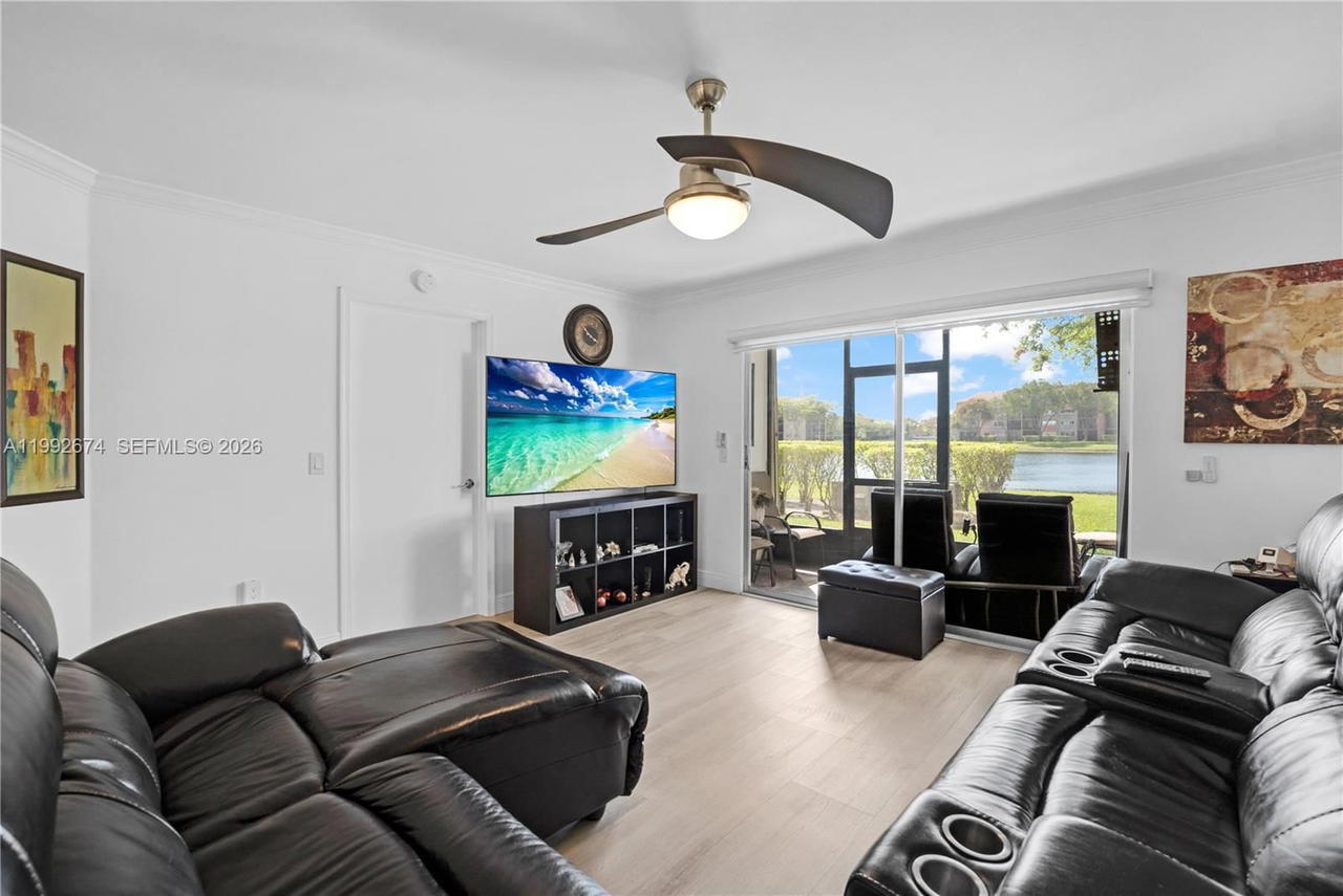 Real estate property located at 850 138th Ave #111D, Broward, Plymouth At Century Villa, Pembroke Pines, FL