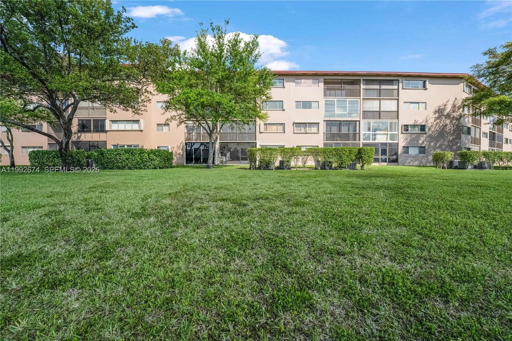 Real estate property located at 850 138th Ave #111D, Broward, Plymouth At Century Villa, Pembroke Pines, FL