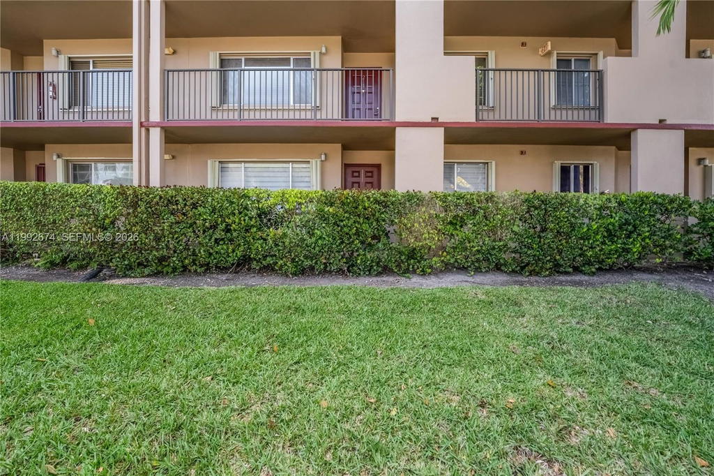 Real estate property located at 850 138th Ave #111D, Broward, Plymouth At Century Villa, Pembroke Pines, FL