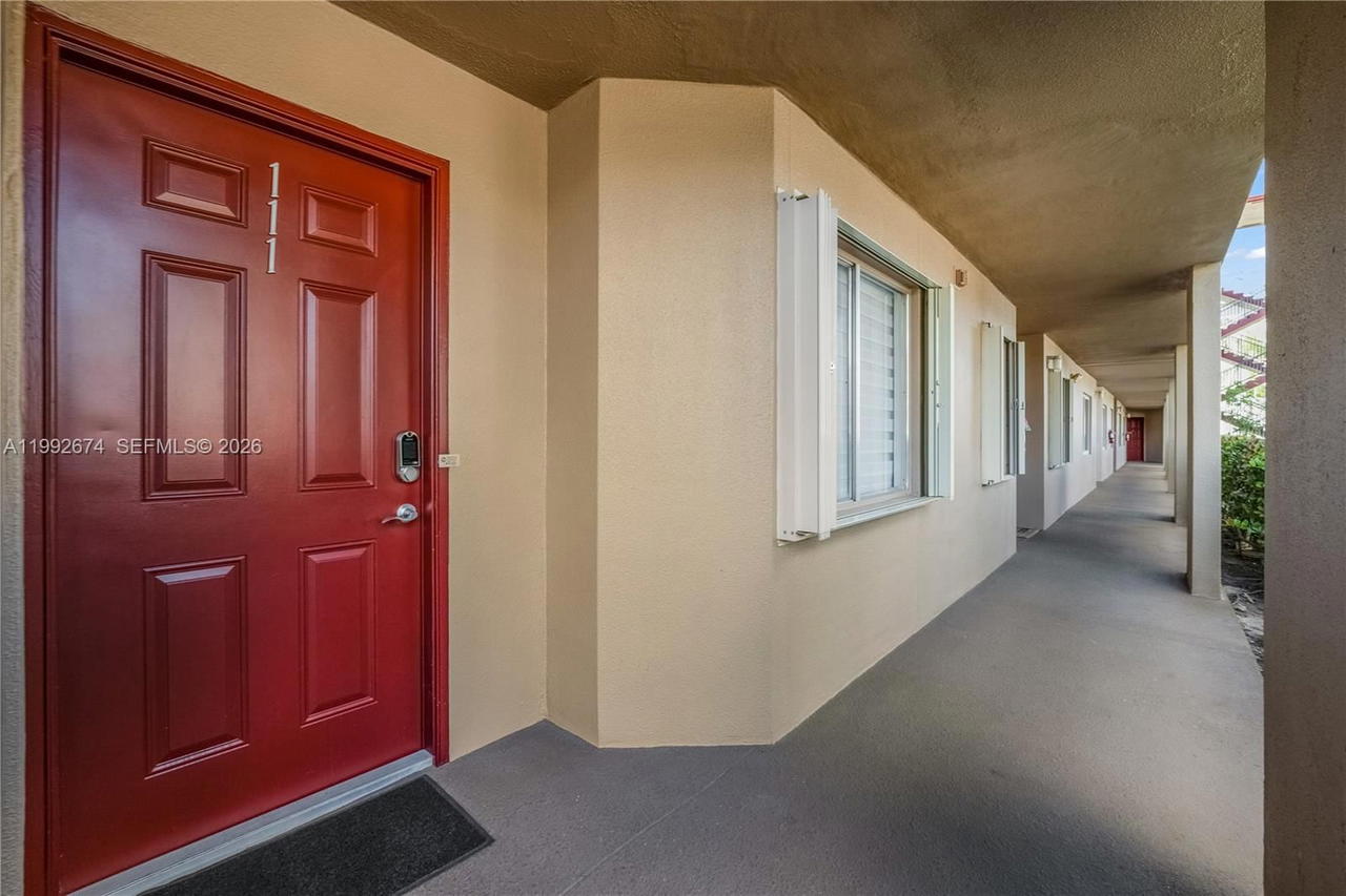 Real estate property located at 850 138th Ave #111D, Broward, Plymouth At Century Villa, Pembroke Pines, FL