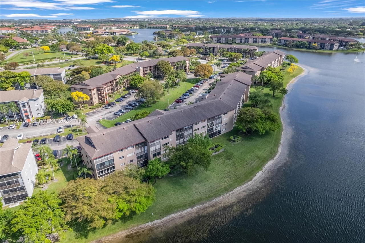 Real estate property located at 850 138th Ave #111D, Broward, Plymouth At Century Villa, Pembroke Pines, FL