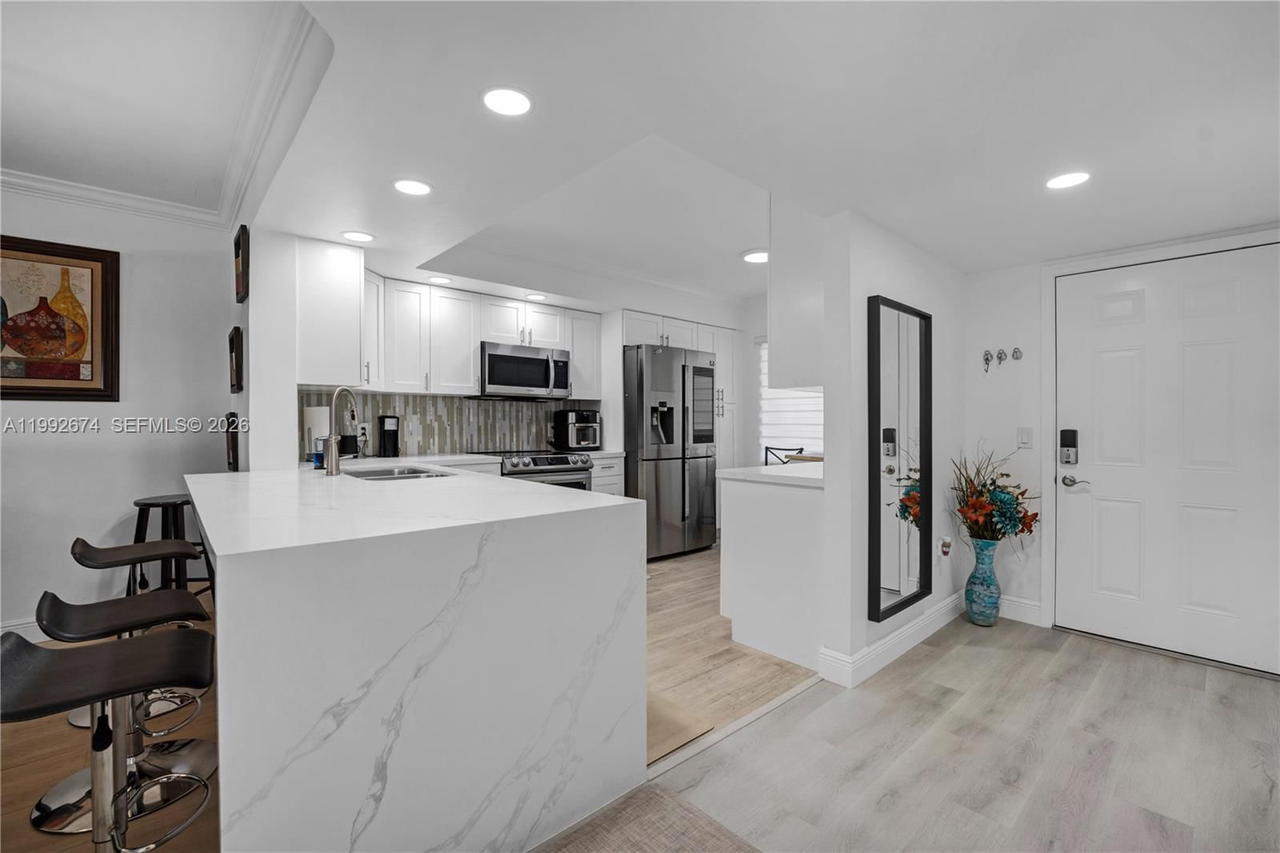 Real estate property located at 850 138th Ave #111D, Broward, Plymouth At Century Villa, Pembroke Pines, FL