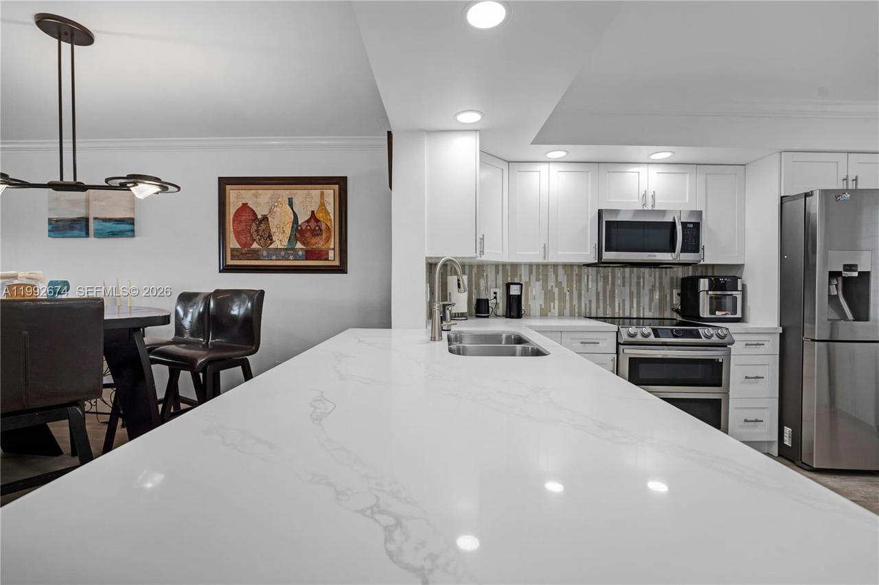 Real estate property located at 850 138th Ave #111D, Broward, Plymouth At Century Villa, Pembroke Pines, FL