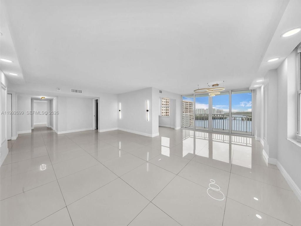 Real estate property located at 301 174th St #2004, Miami-dade, Winston Towers 500 Condo, Sunny Isles Beach, FL