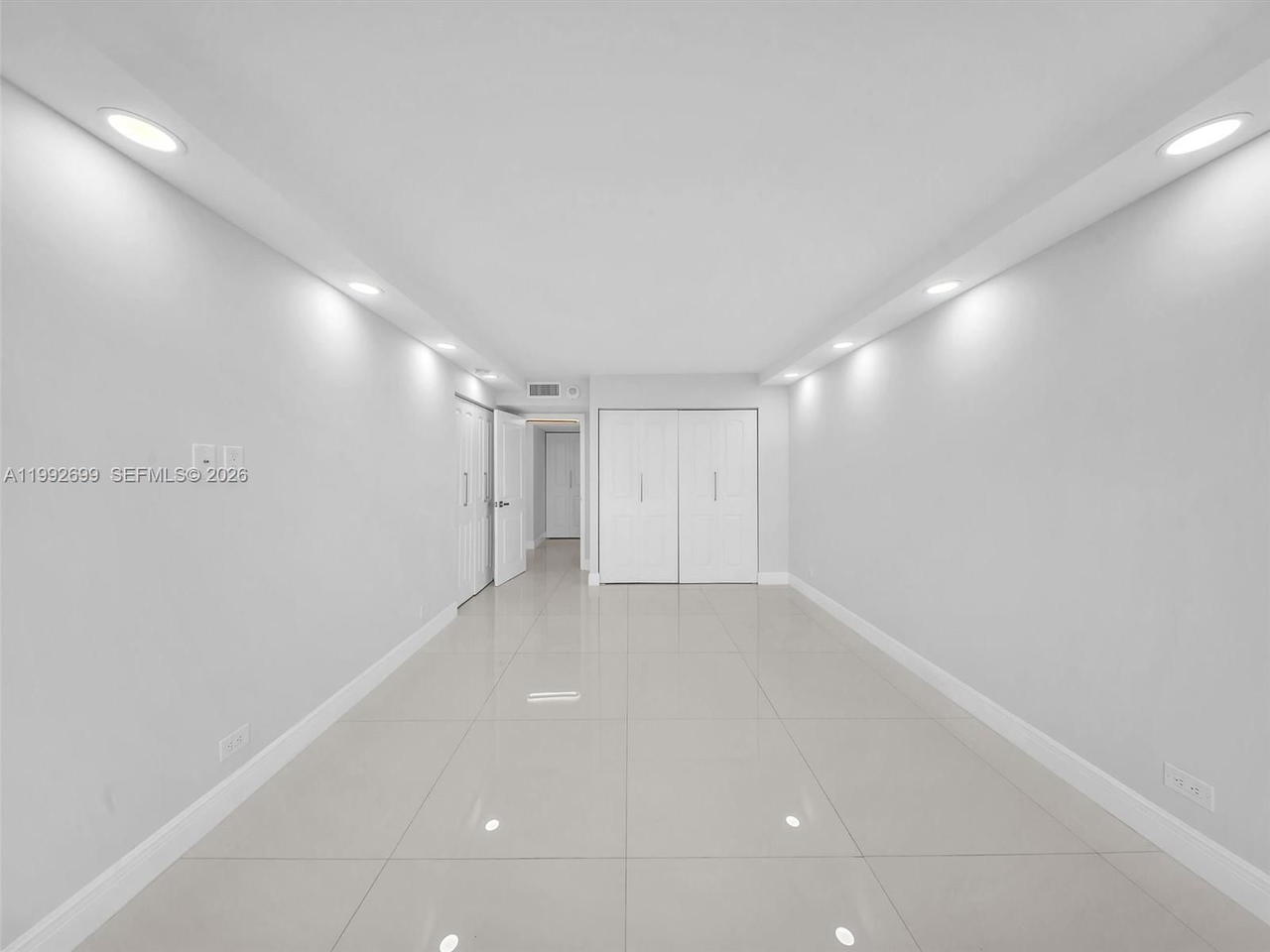 Real estate property located at 301 174th St #2004, Miami-dade, Winston Towers 500 Condo, Sunny Isles Beach, FL