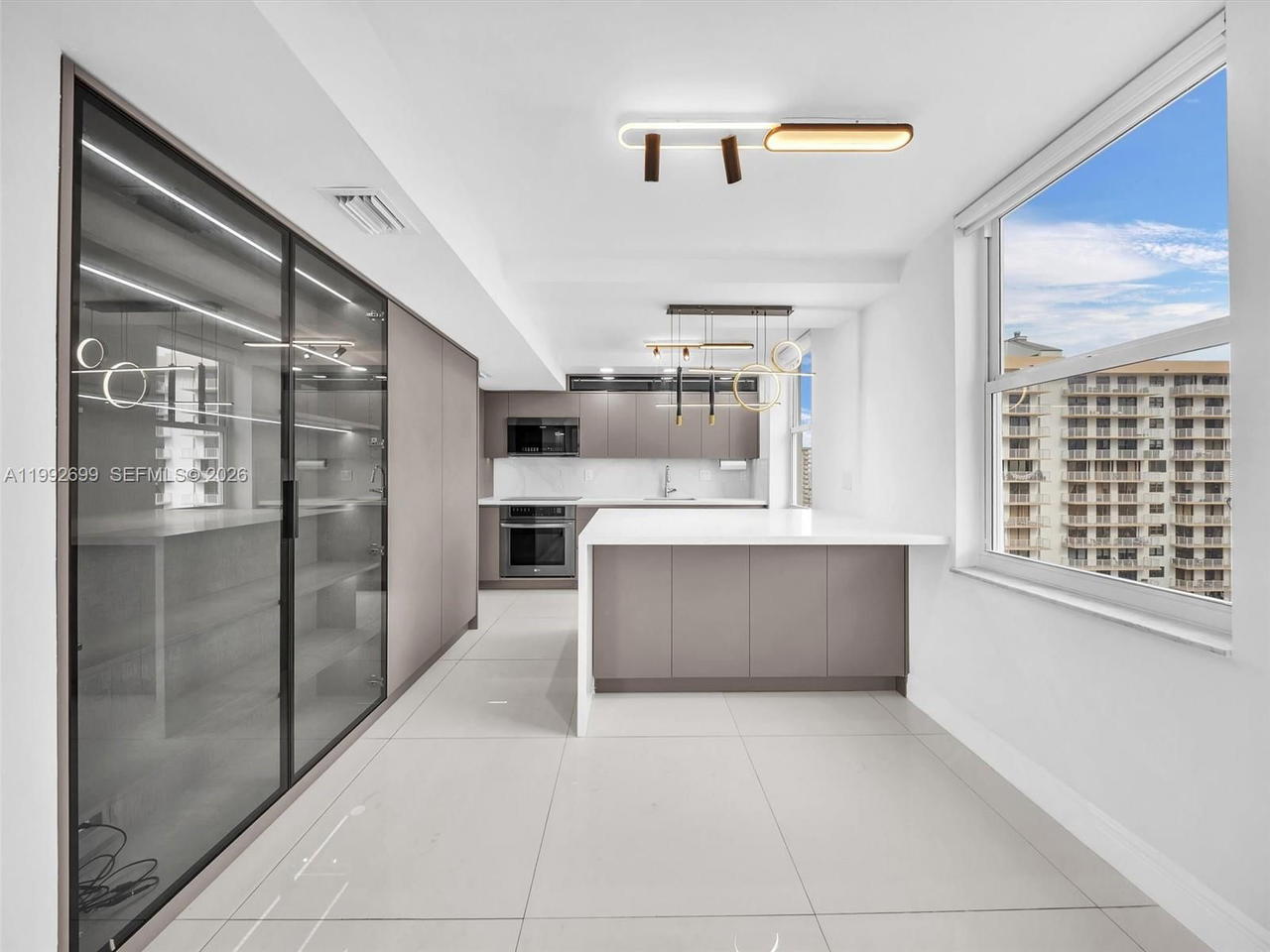 Real estate property located at 301 174th St #2004, Miami-dade, Winston Towers 500 Condo, Sunny Isles Beach, FL