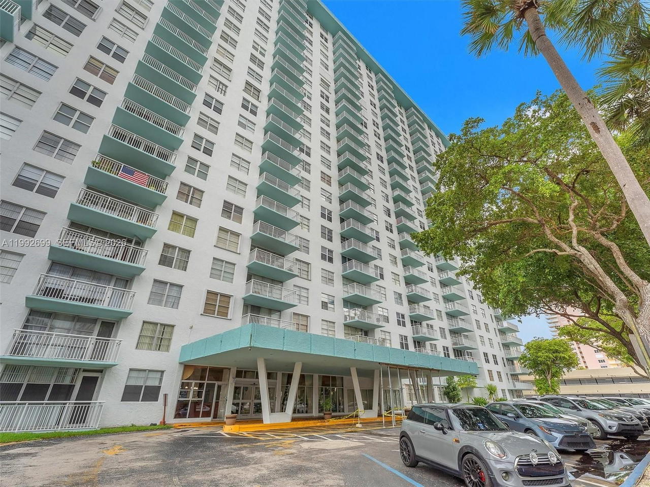 Real estate property located at 301 174th St #2004, Miami-dade, Winston Towers 500 Condo, Sunny Isles Beach, FL